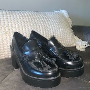 MOSSIMO size 8 1/2 black wedge heels